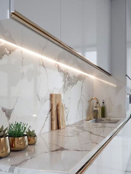 led strip lighting under cabinet in kitchen