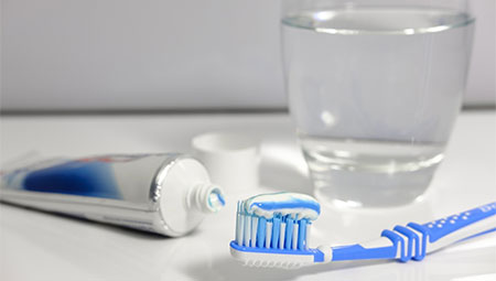 save water when brushing teeth