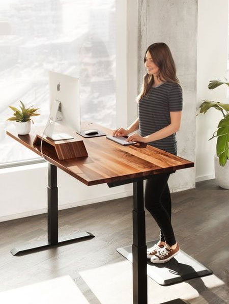 is a standing desk good for back pain