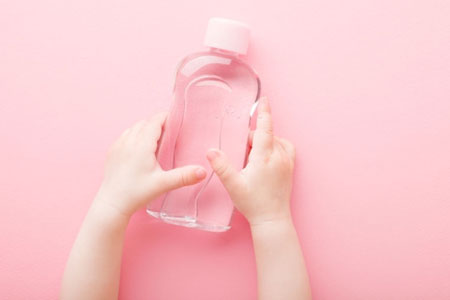 Using baby oil to clean glass and acrylic sheet