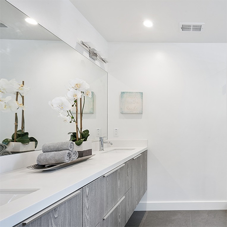 How to Use Lighting to Accent a Bathroom