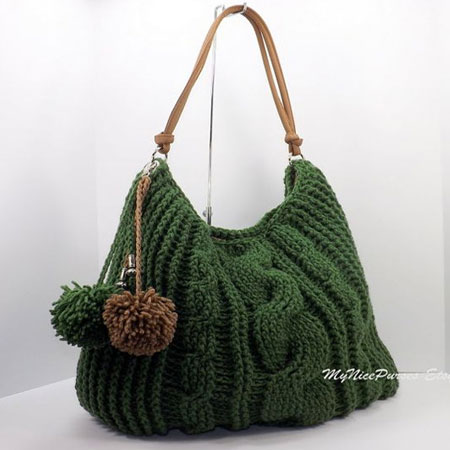use an old sweater to make a shoulder bag
