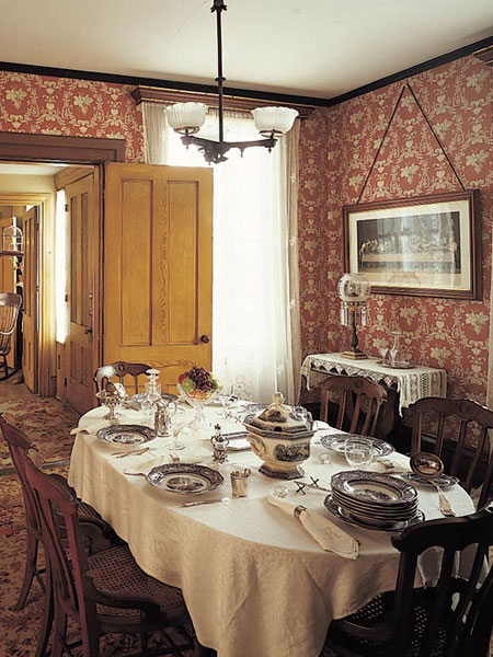 old fashioned light fittings