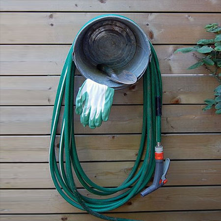 STORAGE AND ORGANISATION FOR GARDEN HOSE AND TOOLS