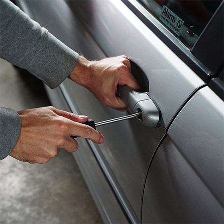 Does Home Insurance Cover Theft Outside the Home? 
