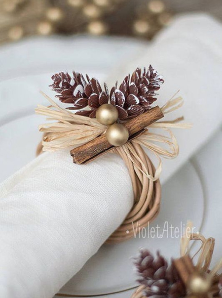 pine cone serviette holder