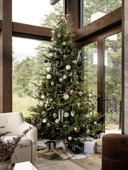 don't put christmas tree in front of doors
