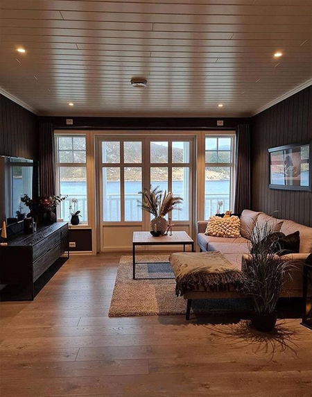 Decorating With Black and White