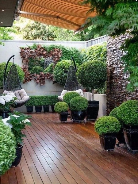 make best use of a courtyard
