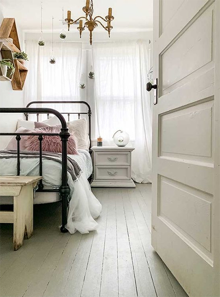 how to paint floor with chalk paint
