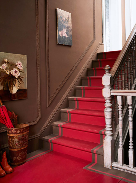chalk paint a staircase