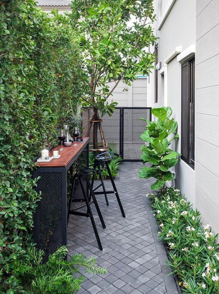 turn side garden into secret garden
