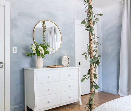 decorate bedroom with green