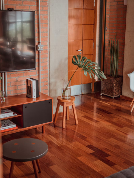 is solvent wood stain better than water based wood stain