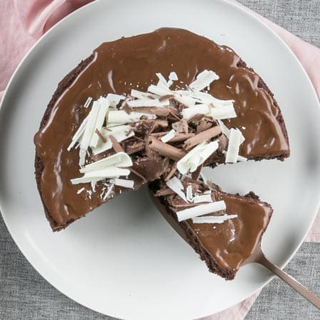 How to Cook Chocolate Cake in an Air Fryer