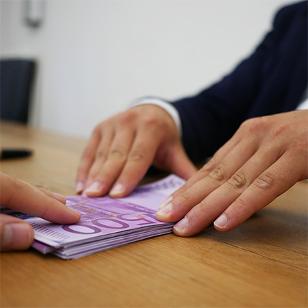 What Is The Difference Between A Personal Installment Loan And A Payday Loan?