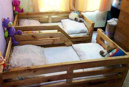 diy wood pallet toddler bed