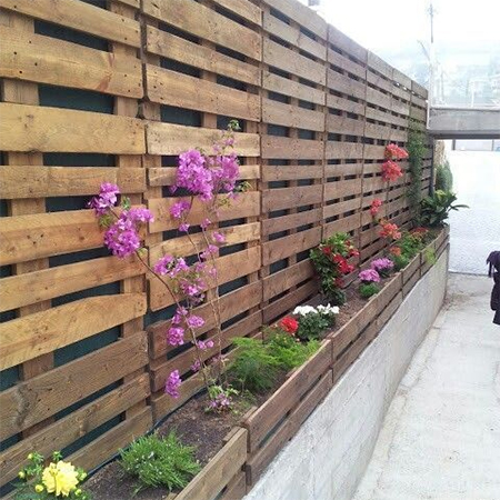 how to build privacy screen or fence with pallet wood