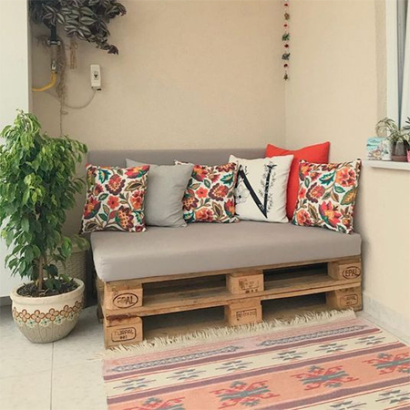 pallet wood furniture for balcony or stoep