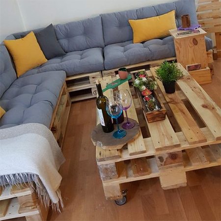 decorate first home with pallet wood