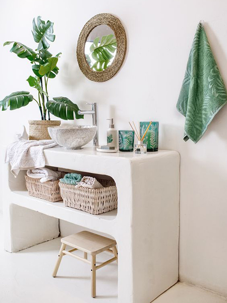ideas to decorate guest bathroom