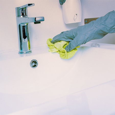 baking soda to clean bathtub