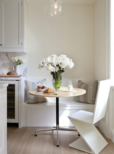 banquette seating for small dining area
