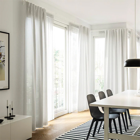 Curtains and walls of the same colour?