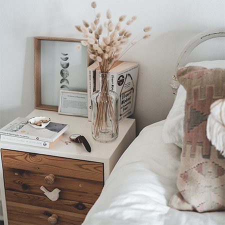Easy Ways to Spruce Up Your Guest Bedroom