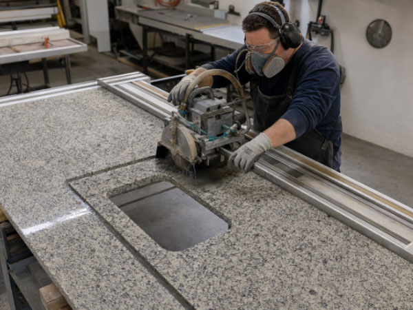 Why Granite Is the One Kitchen Countertop You Shouldn't Fit Yourself