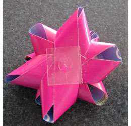 Make ribbon bows from old magazines