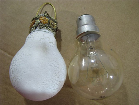 Christmas ornaments from recycled light bulbs