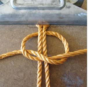 How to make a macramé bracelet