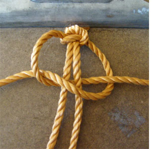 How to make a macramé bracelet