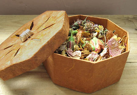Make your own potpourri and box