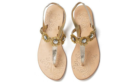 Summer sandals with glammer