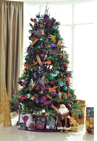 Debbie Travis gives tips on decorating the Christmas tree