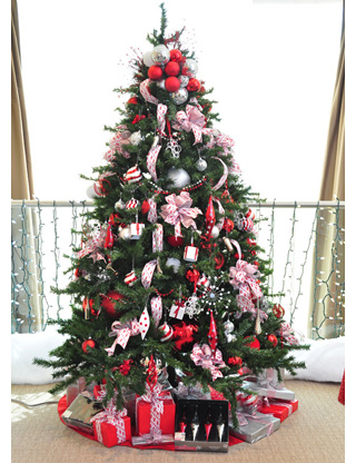 Debbie Travis gives tips on decorating the Christmas tree