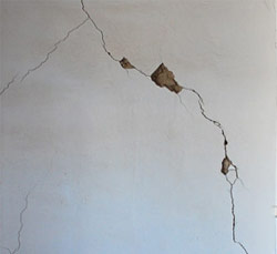 cracks appearing in walls