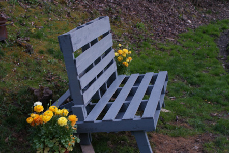 pallet garden bench