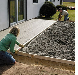 How to lay a DIY concrete patio