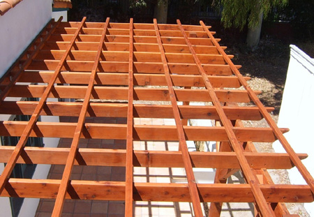 freestanding or wall-mounted Pergola