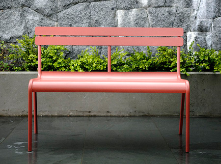 restore old garden furniture 