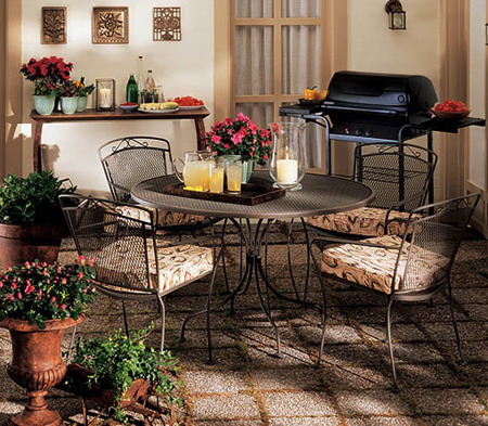 restore old garden furniture 